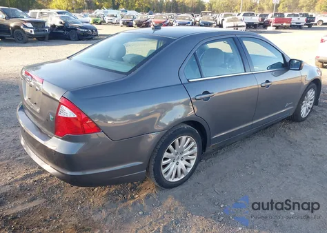 2011 Ford Fusion Hybrid z USA, uszkodzony, nr VIN 3FADP0L39BR123811